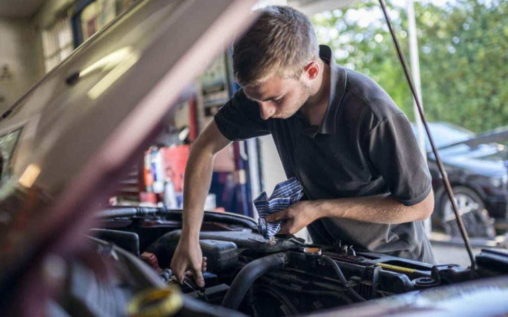 Keep Your Car On The Road With Expert Garage Services